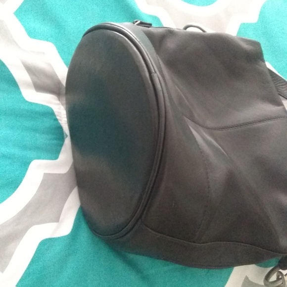Tano Black Leather Bucket Bag-EUC - Picture 8 of 8